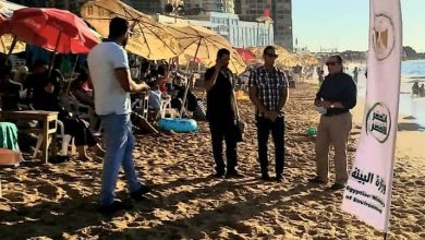 صورة البيئة تنفذ أكبر حملة لتنظيف الشواطئ بالإسكندرية بطول حوالى ٥ كيلو متر