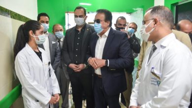 صورة وزير التعليم العالي  يتفقد عددًا من مستشفيات محافظة الأقصر