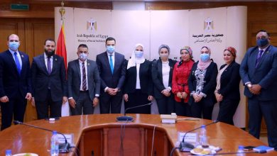 صورة وزيرة التضامن الاجتماعى تلتقى بوفد من تنسيقية شباب الأحزاب والسياسيين