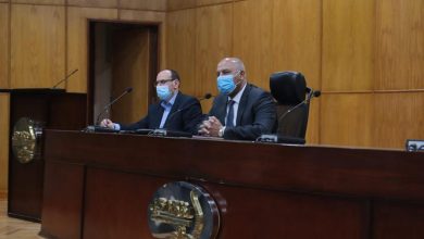 صورة الوزير يلتقي الدفعة الاولي من شباب المهندسين للعمل  بالسكة الحديد