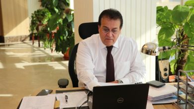 صورة وزير التعليم العالي ينعي الدكتور محمد العزازي رئيس جامعة مصر للعلوم والتكنولوجيا