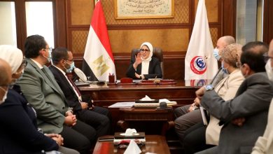 صورة وزيرة الصحة تستعرض جهود الوزارة في التعاون مع كبرى الجهات العلمية الدولية للارتقاء بالمستوى التعليمي للأطباء