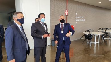 صورة وزير التعليم العالى يزور جامعة نوفا بالبرتغال