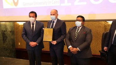 صورة وزير التعليم العالي يفتتح ورشة عمل حول تصنيف الجامعات المصرية