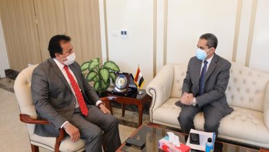 صورة وزير التعليم العالي يتابع مع محافظ الغربية معدلات تنفيذ الأعمال الإنشائية بالجامعة التكنولوجية في الغربية 