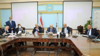 صورة وزير التربية والتعليم والتعليم الفني يتابع سير عمليات امتحانات الثانوية العامة من غرفة عمليات الوزارة