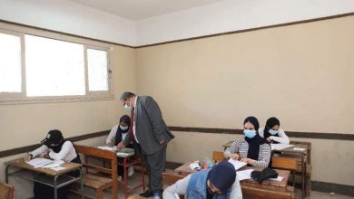 صورة ضبط طالبين قاما بنشر امتحانات اليوم بالقاهرة والدقهلية