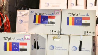 صورة وزيرة الصحة: استقبال  525 ألف جرعة من لقاح “أسترازينيكا” بمطار القاهرة الدولي