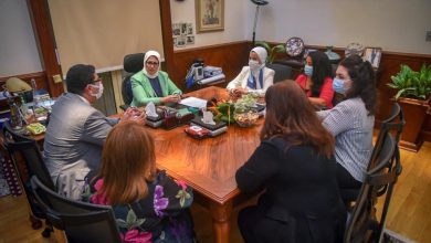 صورة وزيرة الصحة تستقبل  رئيس مجلس أمناء مؤسسة راعي مصر لبحث سبل التعاون في القطاع الصحي