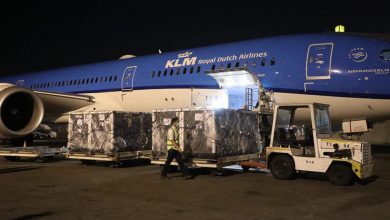 صورة وزيرة الصحة: استقبال مليون و 766 ألفاً و400 جرعة من لقاح “أسترازينيكا” ضمن اتفاقية “كوفاكس” اليوم بمطار القاهرة الدولي