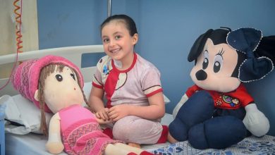 صورة الصحة: تماثل الطفلة الفلسطينية “بيان” للشفاء من مرض”البثرية الصديدية”  بعد علاجها بمستشفى معهد ناصر