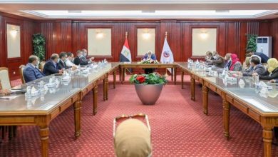 صورة وزيرة الصحة تعقد جلسة نقاشية مع أطباء الزمالة المصرية