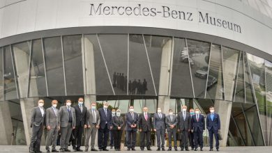 صورة وزيرة الصحة: الاتفاق مع شركة مرسيدس بألمانيا على توريد ٢٥١٠ سيارات إسعاف وعيادات متنقلة