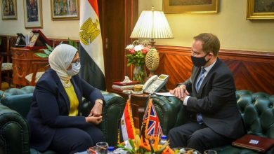 صورة وزيرة الصحة تستقبل السفير البريطاني لدى مصر لبحث سبل التعاون بين البلدين