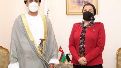 صورة وزيرة البيئة تستقبل رئيس هيئة البيئة بسلطنة عمان لبحث سبل التعاون المشترك