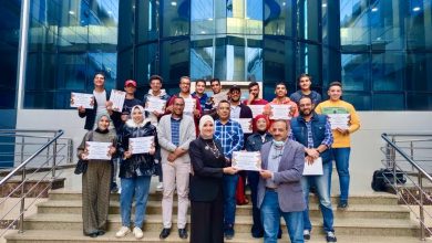 صورة وزير التعليم العالي يستعرض تقريرًا حول إدارة المخلفات التكنولوجية