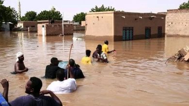 صورة بسبب السيول والفيضانات بجنوب السودان..الصحة تقدم خدمات طبية