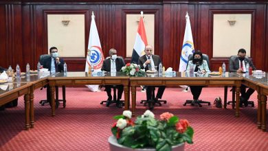 صورة خلال الاحتفال باليوم العالمي لـ “الإيدز”.. تحديث الخطة الوطنية لمكافحته