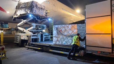 صورة إستلام 3 ملايين  من لقاح «أسترازينيكا» مقدمة من بريطانيا