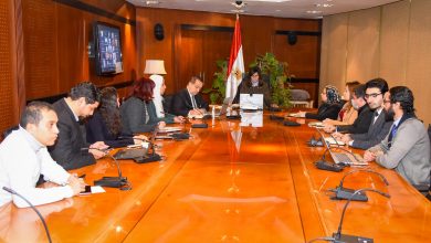 صورة وزيرة الهجرة تعقد اجتماعا مع ممثلين عن الجالية المصرية بأوكرانيا 