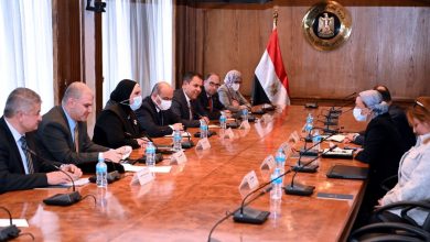 صورة وزيرتا البيئة و التجارة والصناعة يلتقيان لتحضير لمؤتمر المناخcop17