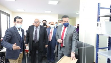 صورة وزير التعليم العالي يتفقد معرض الأثاث المكتبي بجامعة القاهرة الجديدة التكنولوجية