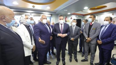 صورة عبدالغفار يوجه بسرعة إنهاء أعمال تطوير مستشفى الخارجة التخصصي 