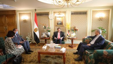 صورة وزير التعليم العالي يبحث آليات التعاون العلمي والبحثي مع السفير الجزائري بالقاهرة