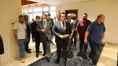 صورة عبدالغفار يُباشر مهام عمله من المقر الجديد لوزارة التعليم العالي والبحث العلمي بالعاصمة الإدارية