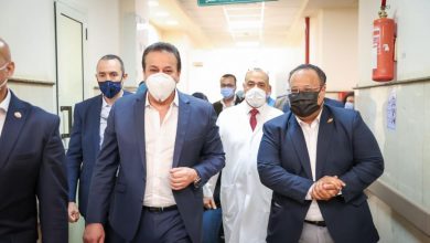 صورة القائم بأعمال وزير الصحة يتفقد مستشفى الزيتون التخصصي