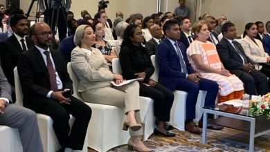 صورة وزيرة البيئة تشارك فى المؤتمر العالمى لتكيف بالمالديف    