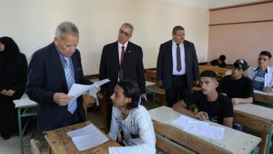 صورة الدبلومات الفنية تواصل أداء امتحانتهم التحريرية للعام الدراسي 2021 /2022   