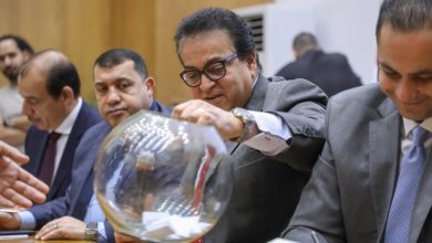 صورة وزير التعليم العالي والقائم بأعمال وزير الصحة والسكان يصدر قرارًا بإغلاق كيانات وهمية تمنح شهادات في المجال الطبي بمحافظة الجيزة