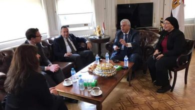 صورة وزير التعليم العالي يستعرض تقريرًا حول التعاون العلمي والأكاديمي مع المؤسسات التعليمية بالمملكة المتحدة