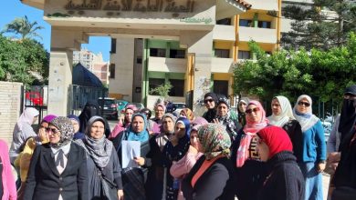 صورة “حقنا نكمل فى مدرستنا”..طلاب مدرسة الزهور بالأسكندرية يستغيثون
