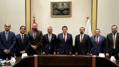 صورة وزير الصحة يستقبل نقيب أطباء الأسنان لبحث وتذليل معوقات مقدمي الخدمة