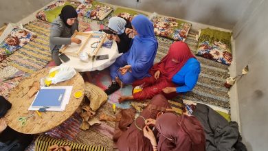 صورة تدريب المرأة على تصميم المنتجات اليدوية بمحمية وادى الجمال