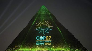 صورة اضاءة أهرامات الجيزة احتفالا بمؤتمر المناخ cop27