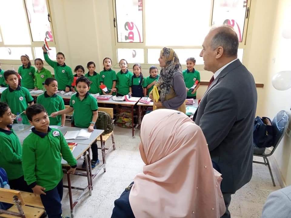 مدرسة الهلال الأحمر الرسمية المتميزة