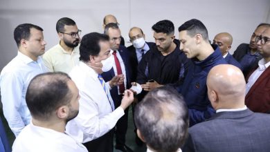 صورة وزير الصحة من مستشفى قويسنا يتعهد بمحاسبة المتجاوزين
