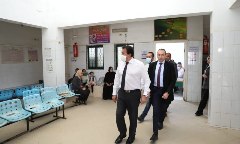 وزير الصحة فى وحدة صحة الأسرة أبورواش