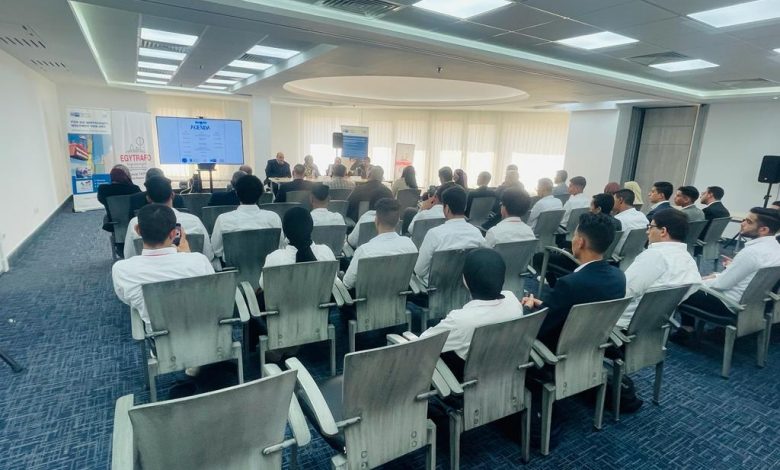 اعتماد شهادات طلاب مدرستين للتكنولوجيا التطبيقية بالغرفة الألمانية