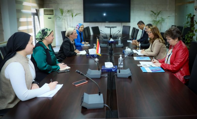 وزيرة البيئة تلتقى بالدكتورة غادة وإلى