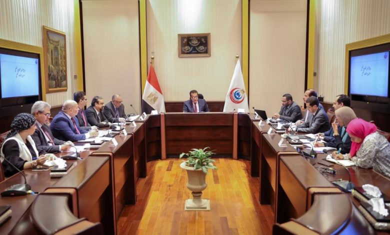 مناقشة آخر مستجدات الخريطة الوطنية للصحة