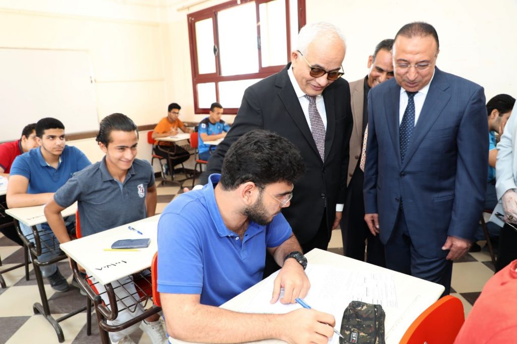 وزير التربية والتعليم ومحافظ الإسكندرية يتفقدان لجان امتحانات الثانوية العامة