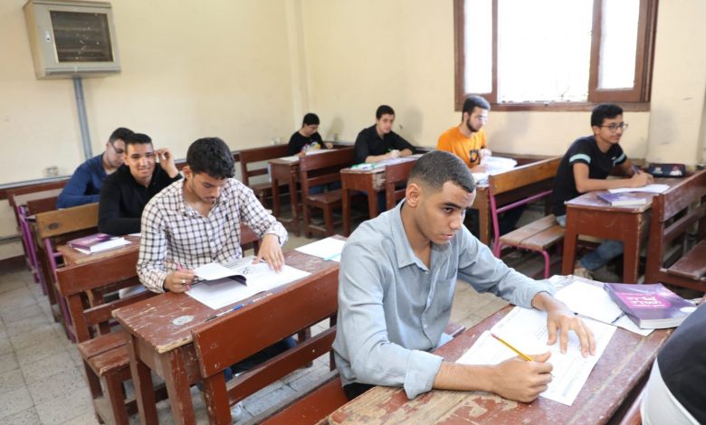 إحدى لجان الثانوية العامة