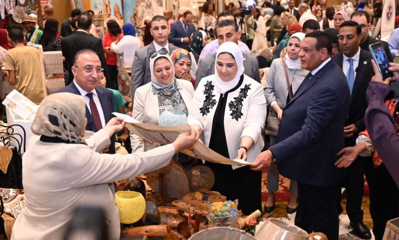 وزيرة التضامن ووزير التنمية المحلية يفتتحان ورشة عمل منسقي مشروع «أيادي مصر»