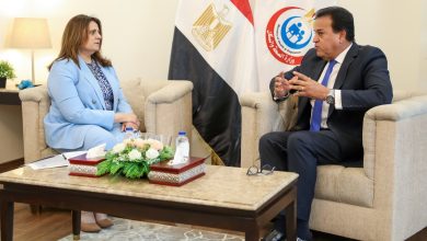 صورة وزير الصحة يستقبل وزيرة الهجرة لبحث مطالب الأطباء المصريين بالخارج