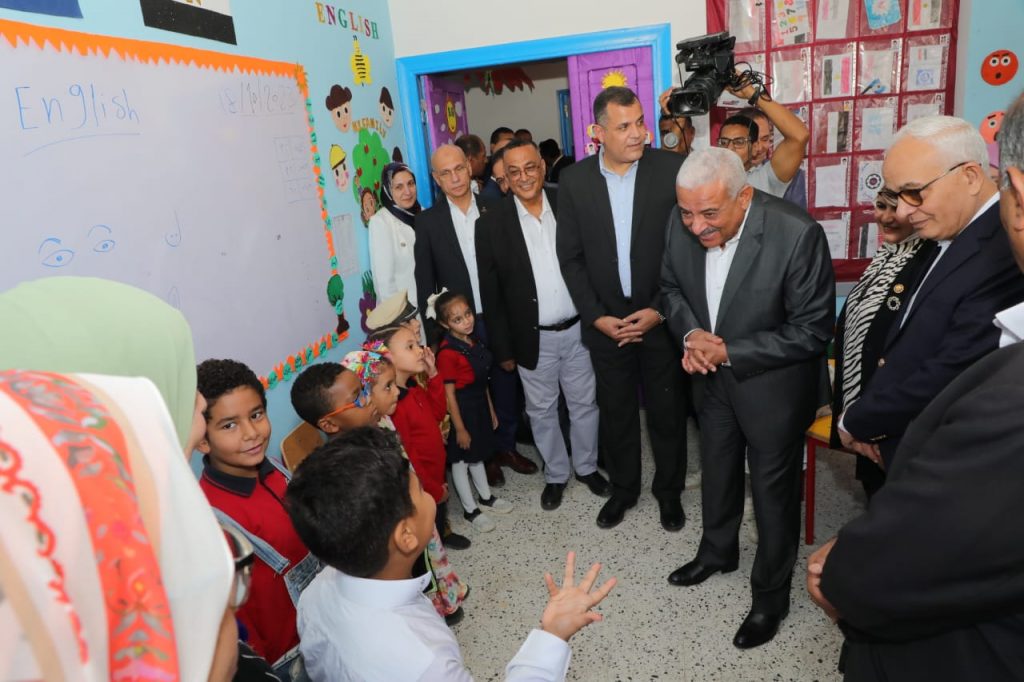 وزير التعليم ومحافظ السويس يفتتحان التوسعات الجديد فى مدارس المحافظة 
