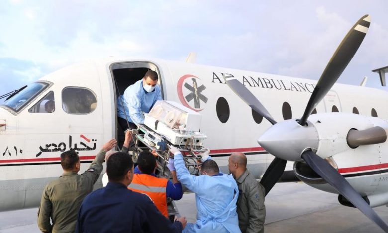 الإسعاف الطائر ينقل 12 طفلا من الأطفال الفلسطينيين المبتسرين إلى مستشفى العاصمة الإدارية الجديدة